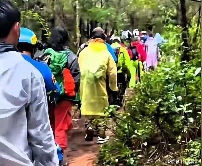 仓山8岁男童遇难！志愿者曝死状河里没穿衣服老板直接解散群(图2)