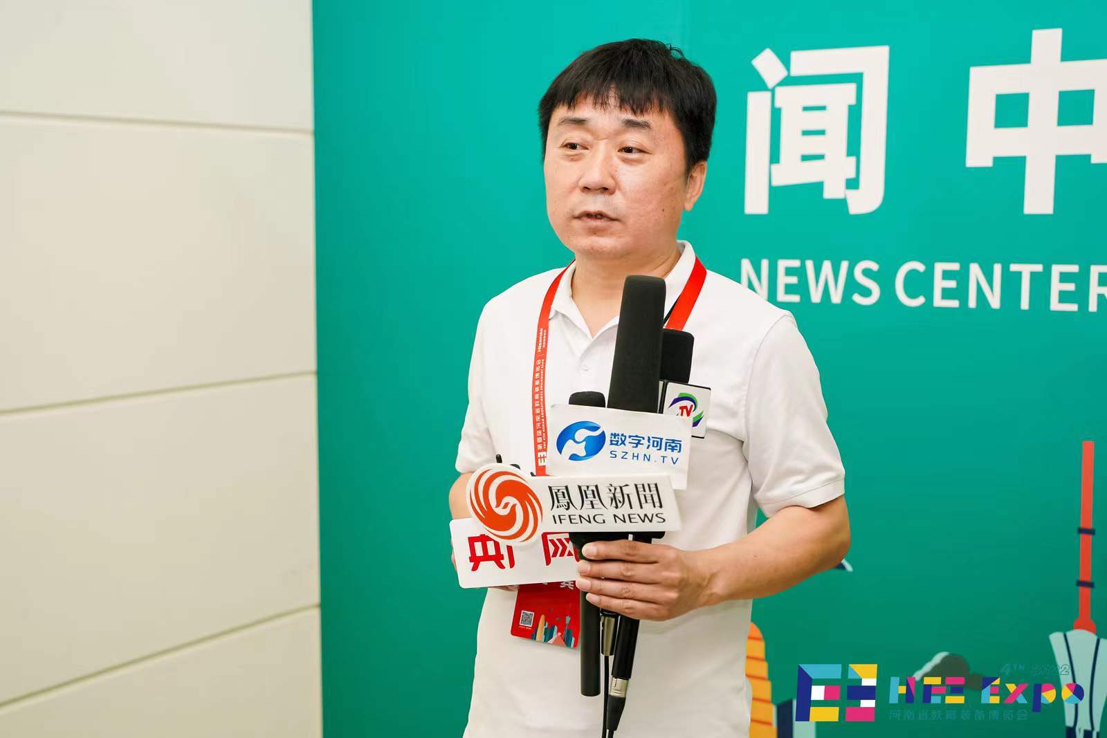 校服也有高科技？智能支付、防丢失这些新颖校服你见过吗？(图2)