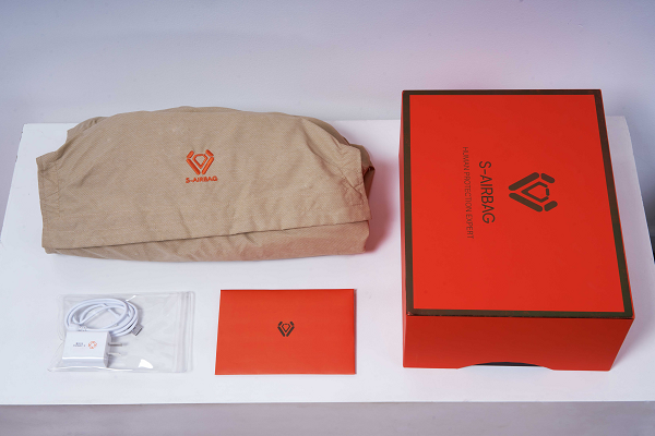 信安智囊智能防摔马甲：科技赋能让老人远离伤害安享晚年(图1)