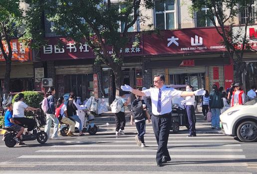 “公交红船”：新起点再启航(图14)