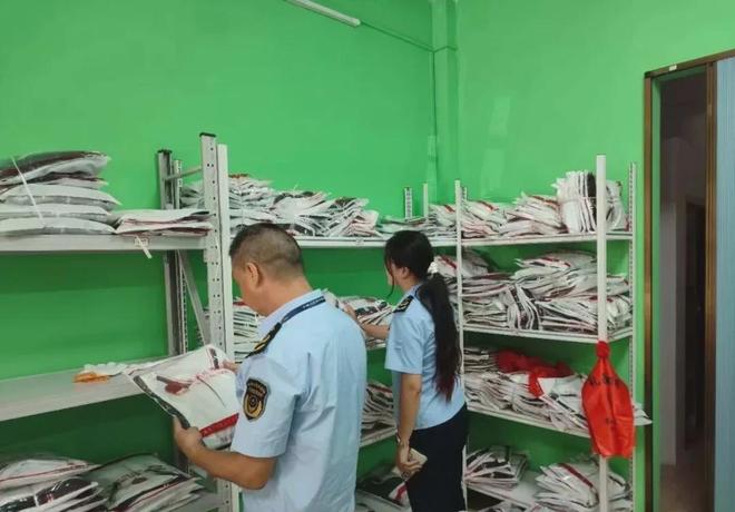 永新县市场监督管理局开展校服专项抽查！(图2)