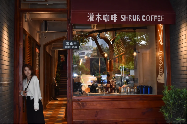 巨头顶峰相见：湾里·王府井WellTown“京味”浓华润万象滨海购物村似“东莞阿那亚”(图10)