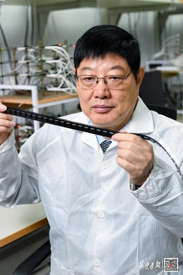 这位光谷人获评《长江日报》年度封面人物(图5)