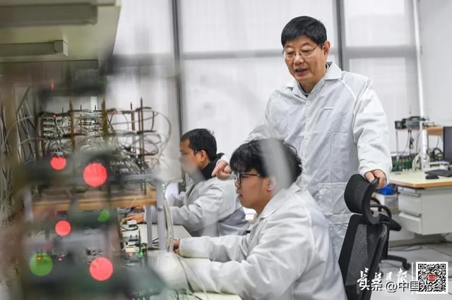 这位光谷人获评《长江日报》年度封面人物(图7)
