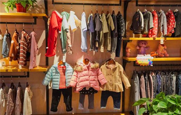 成人服饰时尚元素渐入童装市场(图1)