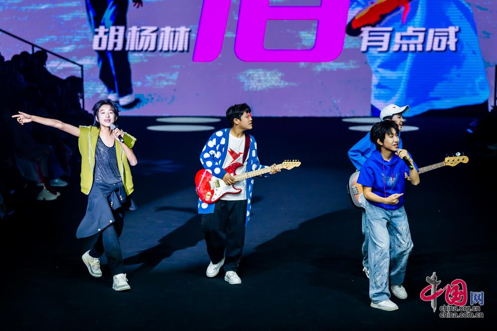 把东方底蕴与未来写进孩子的衣服里小鹤鹤把“AI做成了有温度的童装”(图2)