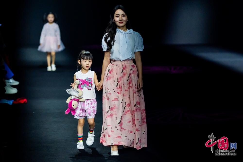 把东方底蕴与未来写进孩子的衣服里小鹤鹤把“AI做成了有温度的童装”(图11)