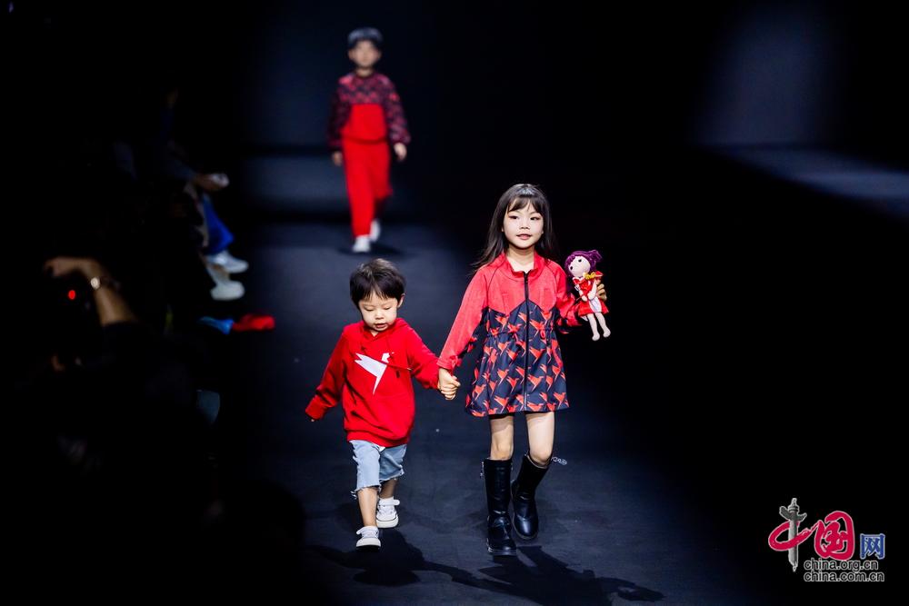 把东方底蕴与未来写进孩子的衣服里小鹤鹤把“AI做成了有温度的童装”(图14)