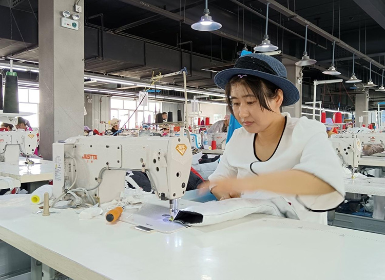 广东：力争到2026年底建设200家以上智能工厂和智能体工厂(图1)