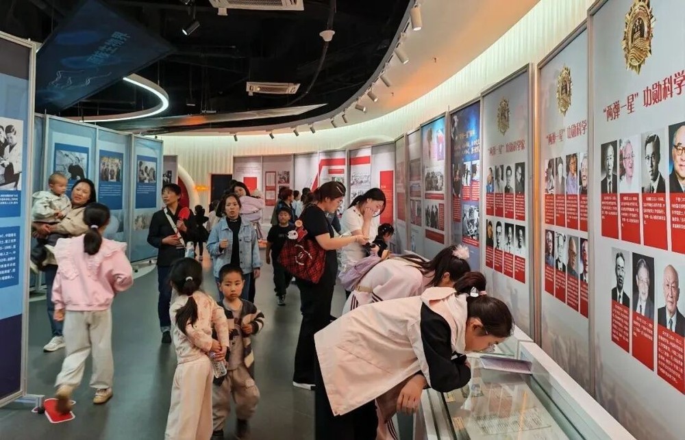 漯河市举办欢乐科学周添彩全国科技工作者日(图7)